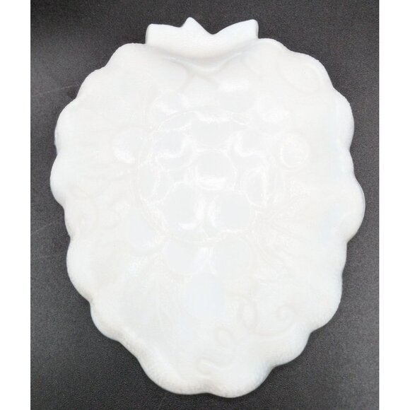 Grape Cluster Design Milk Glass Vintage Trinket Dish 7 Inches Fruit Shaped Tray - Picture 7 of 11